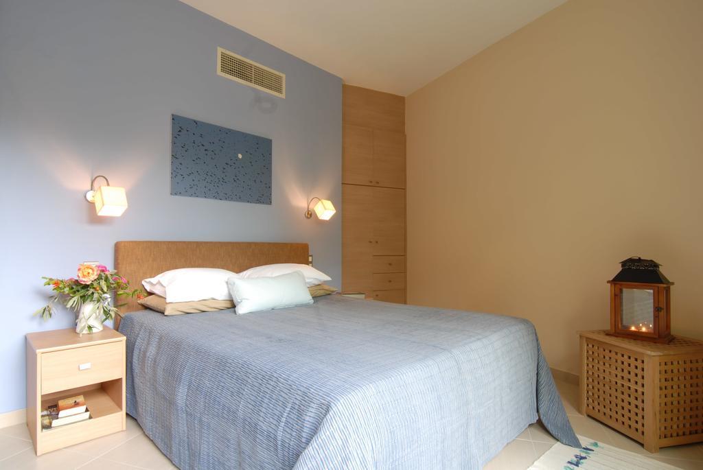 Mylos Apartments Gialova Værelse billede